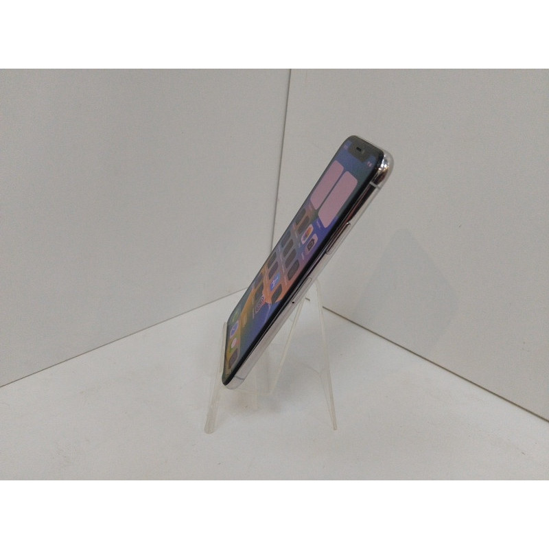 Мобильный телефон Apple iPhone X 3/64 GB            
            б/у