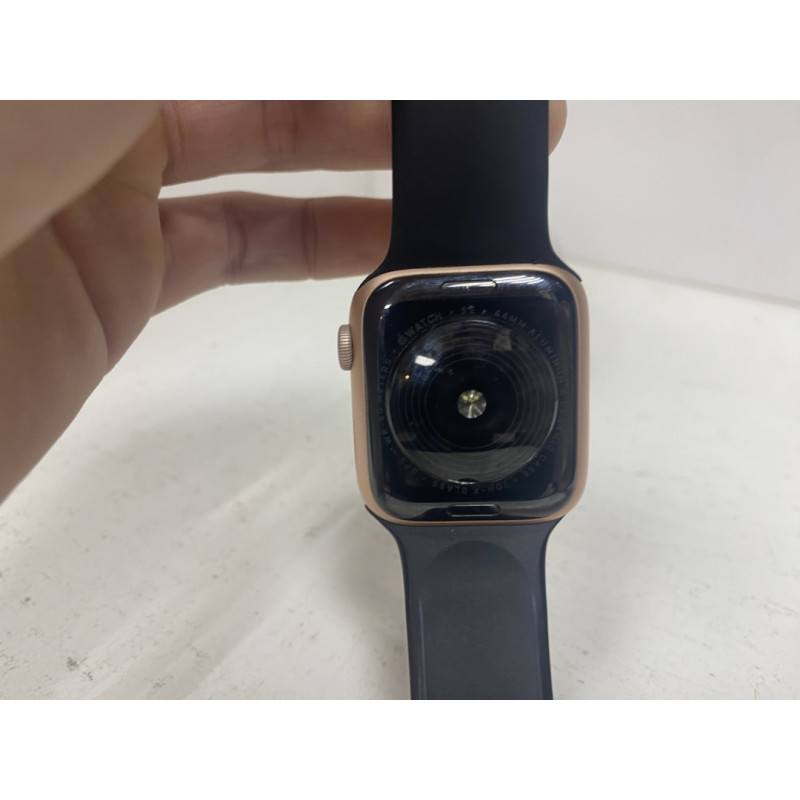 Умные Часы Apple Watch SE 44mm            
            б/у