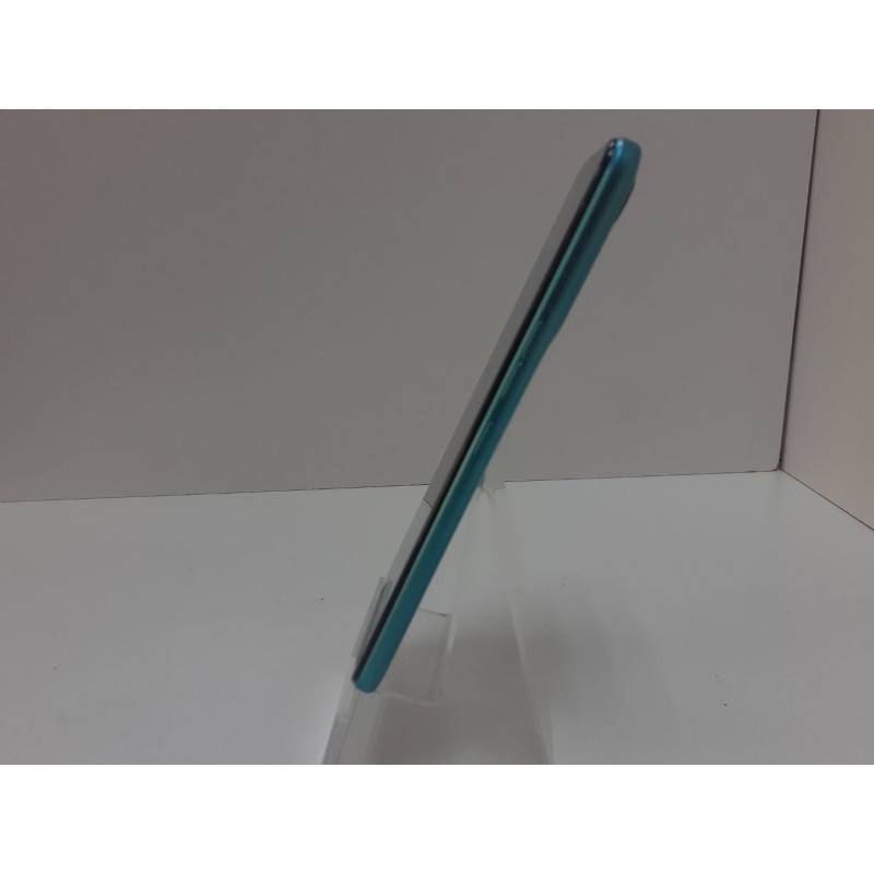 Мобильный телефон Tecno Spark 8C 4/64 GB            
            б/у