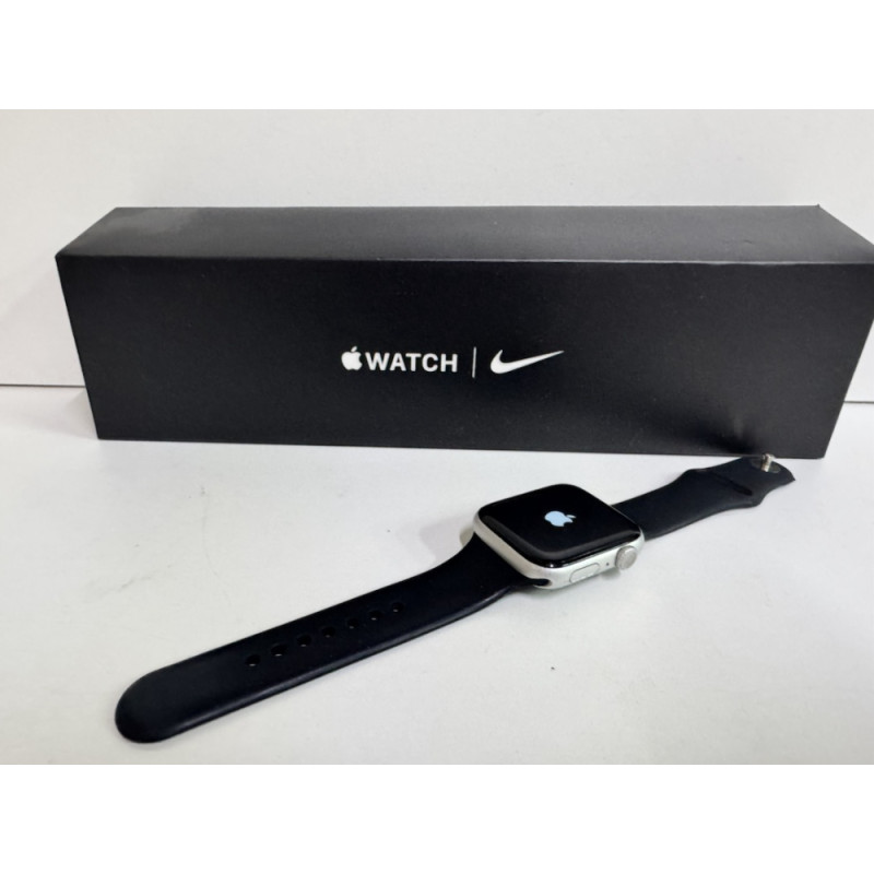 Умные Часы Apple Watch Nike Series 5 40mm            
            б/у