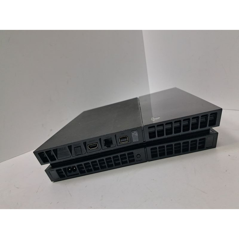 Игровые приставки Sony Playstation 4 500GB (CUH-1108A)            
            б/у