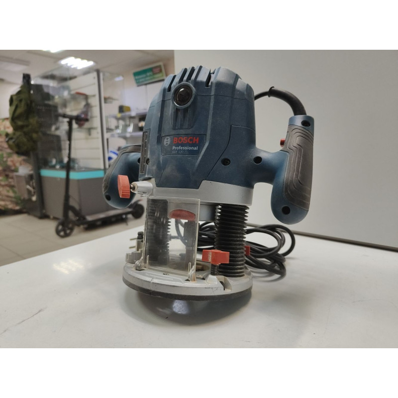 Фрезер Bosch GOF 130            
            б/у