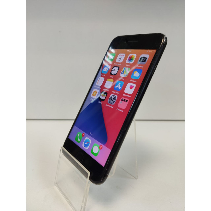 Мобильный телефон Apple iPhone 7 2/32 GB            
            б/у