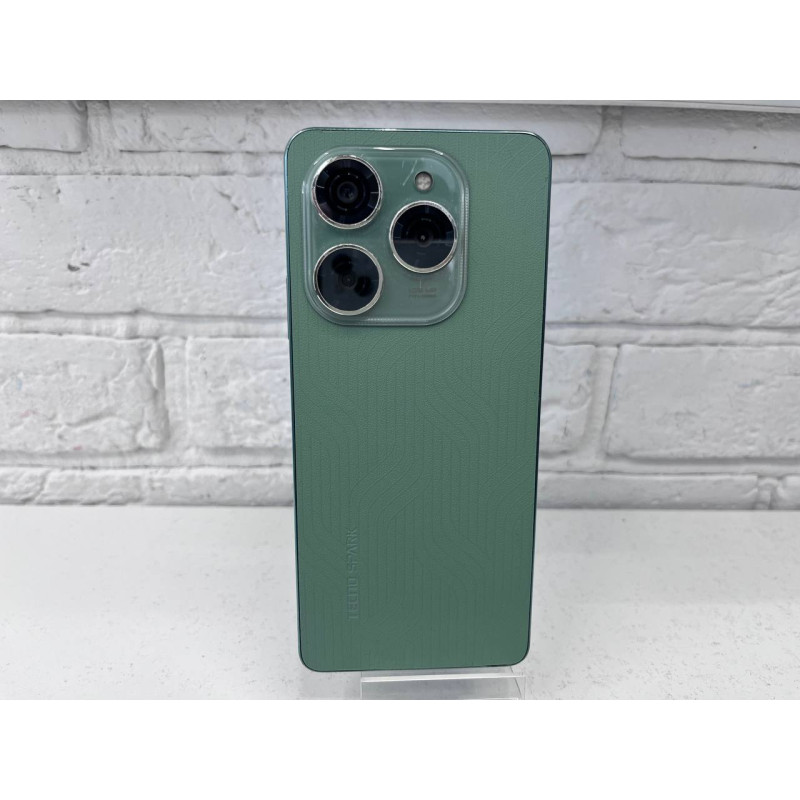Мобильный телефон Tecno SPARK 20 Pro 8/256 GB            
            б/у