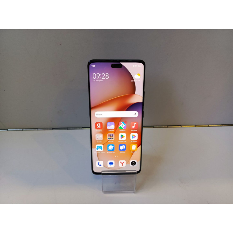 Мобильный телефон Xiaomi 13 Lite 8/256 GB            
            б/у