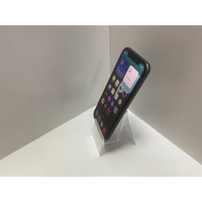 Мобильный телефон Apple iPhone 11 4/64GB            
            б/у