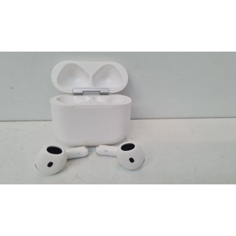 Наушники Беспроводные Внутриканальные Apple AirPods 4            
            б/у