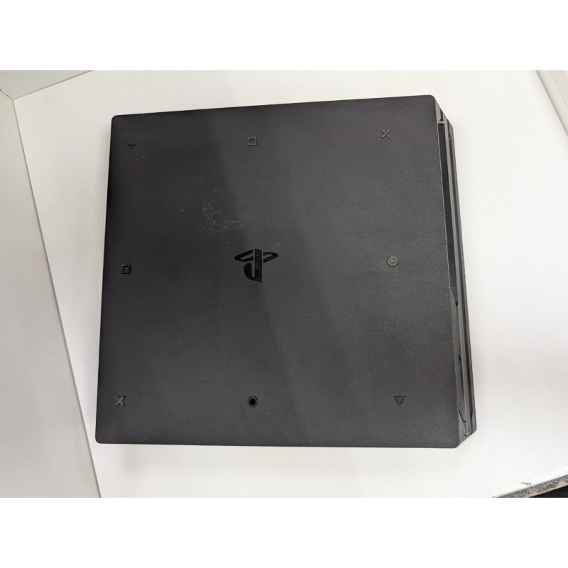 Игровые приставки Sony Playstation 4 PRO 1TB (CUH-7208B)            
            б/у