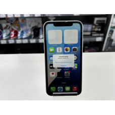 Мобильный телефон Apple iPhone 11 4/128 GB            
            б/у