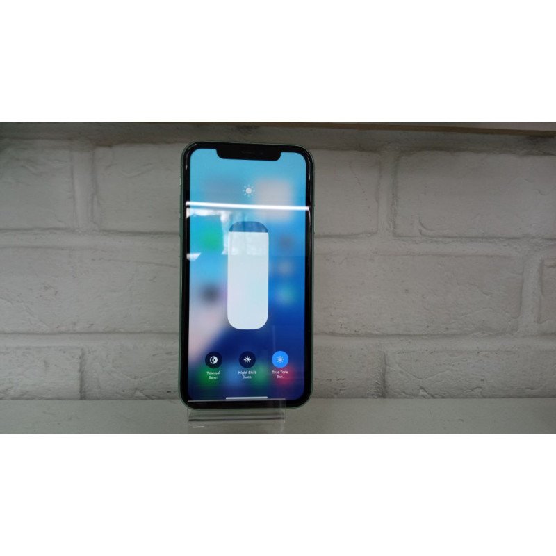 Мобильный телефон Apple iPhone 11 4/128 GB            
            б/у