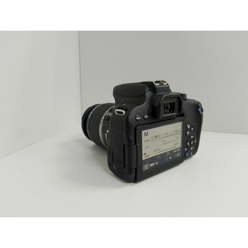 Фотоаппарат зеркальный Canon EOS 800D            
            б/у