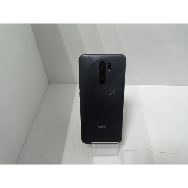 Мобильный телефон Xiaomi Redmi 9 4/64 GB            
            б/у