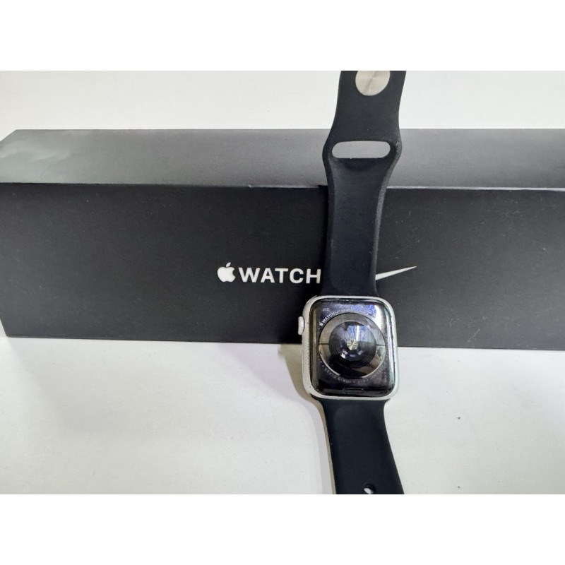 Умные Часы Apple Watch Nike Series 5 40mm            
            б/у