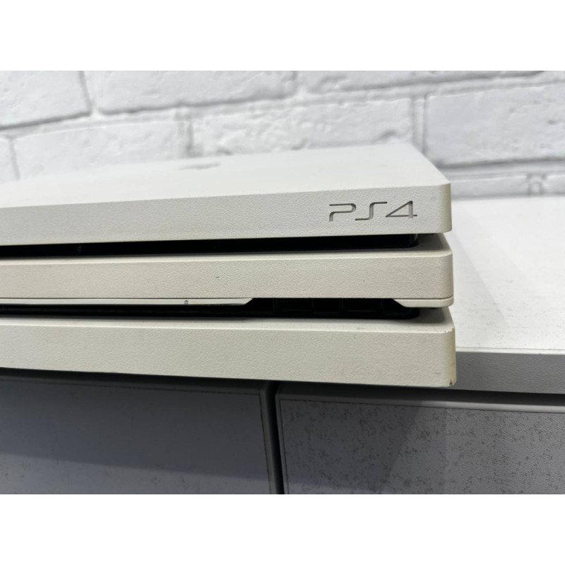 Игровые приставки Sony PlayStation 4 Pro 1 ТБ            
            б/у