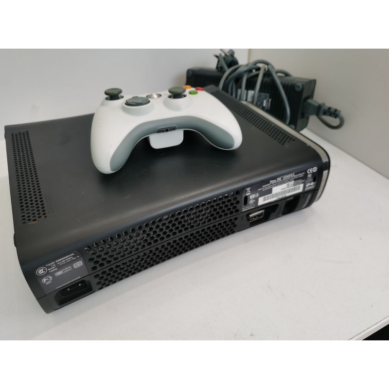 Игровые приставки Microsoft Xbox 360 120GB            
            б/у
