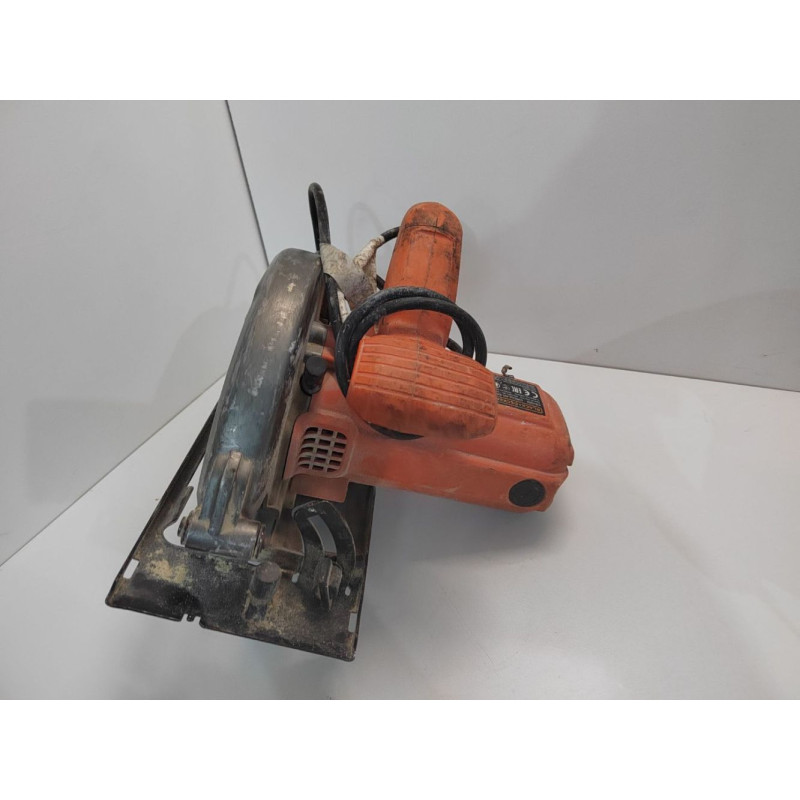 Циркулярная (дисковая) пила Black&Decker CS1004            
            б/у