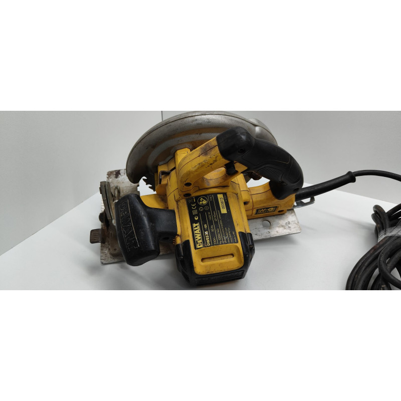 Циркулярная (дисковая) пила DeWalt DWE576-QS            
            б/у