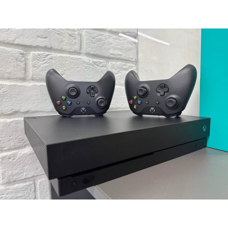 Игровые приставки Microsoft Xbox One X 1TB            
            б/у