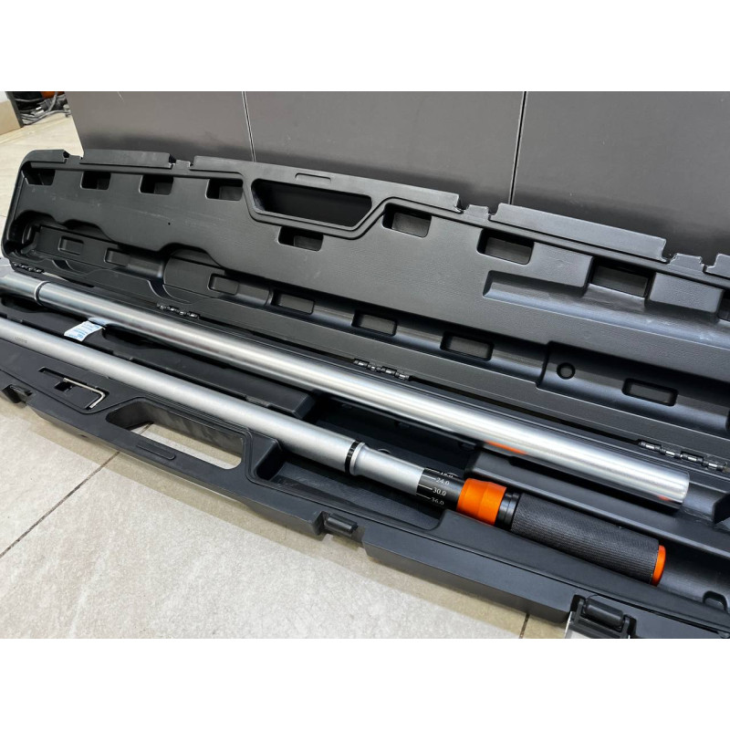 Динамометрический ключ AV Steel AV-547150            
            б/у