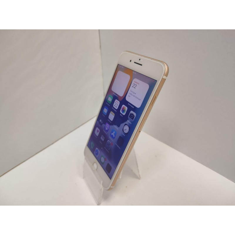 Мобильный телефон Apple iPhone 7 Plus 3/128 GB            
            б/у