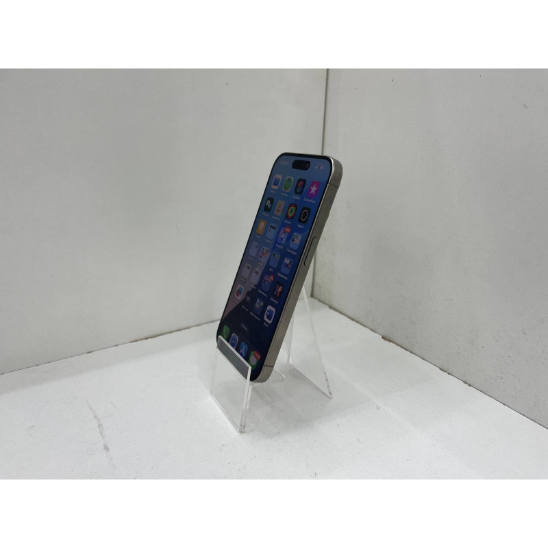 Мобильный телефон Apple iPhone 15 Pro 8/256 GB            
            б/у