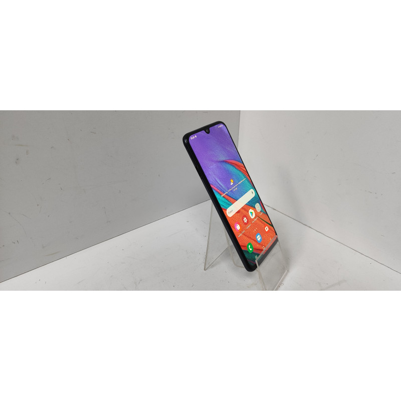 Мобильный телефон Samsung Galaxy A40 4/64 GB            
            б/у