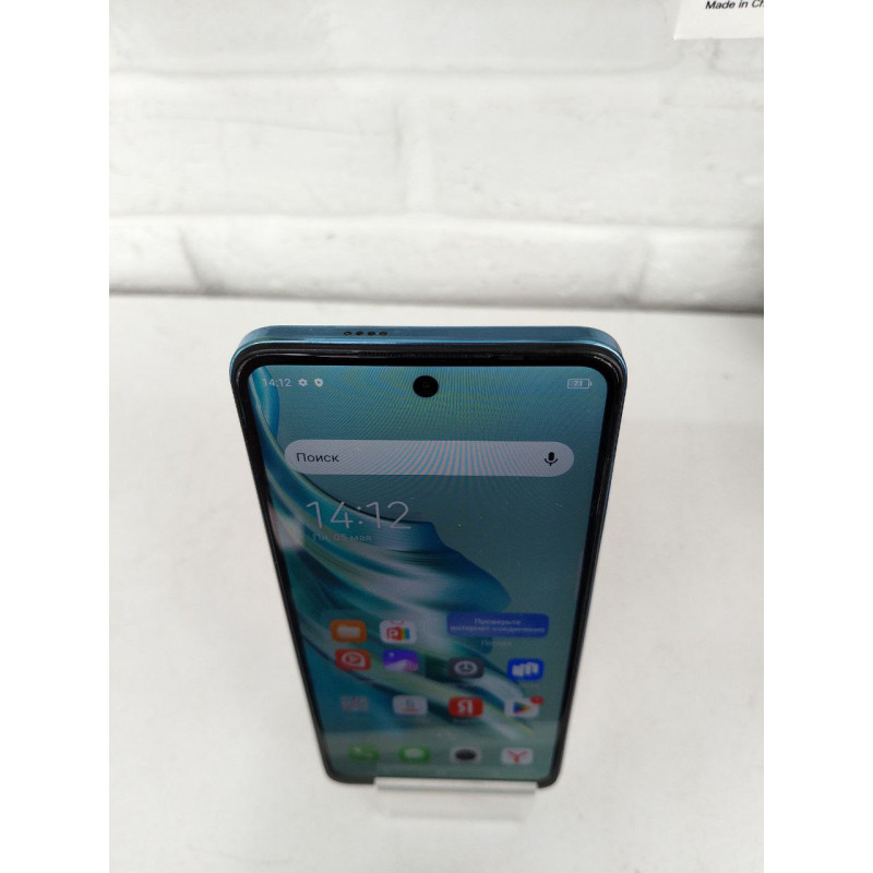 Мобильный телефон Tecno Spark 20 8/256 GB            
            б/у