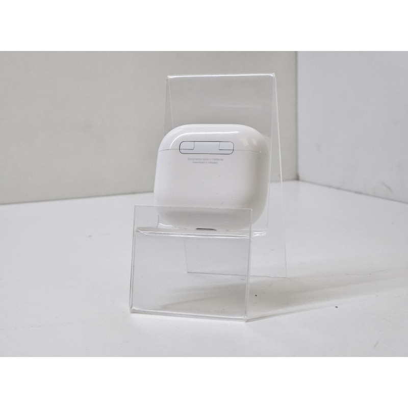 Наушники Беспроводные Внутриканальные Apple AirPods 4 с шумоподавлением (ANC)            
            б/у