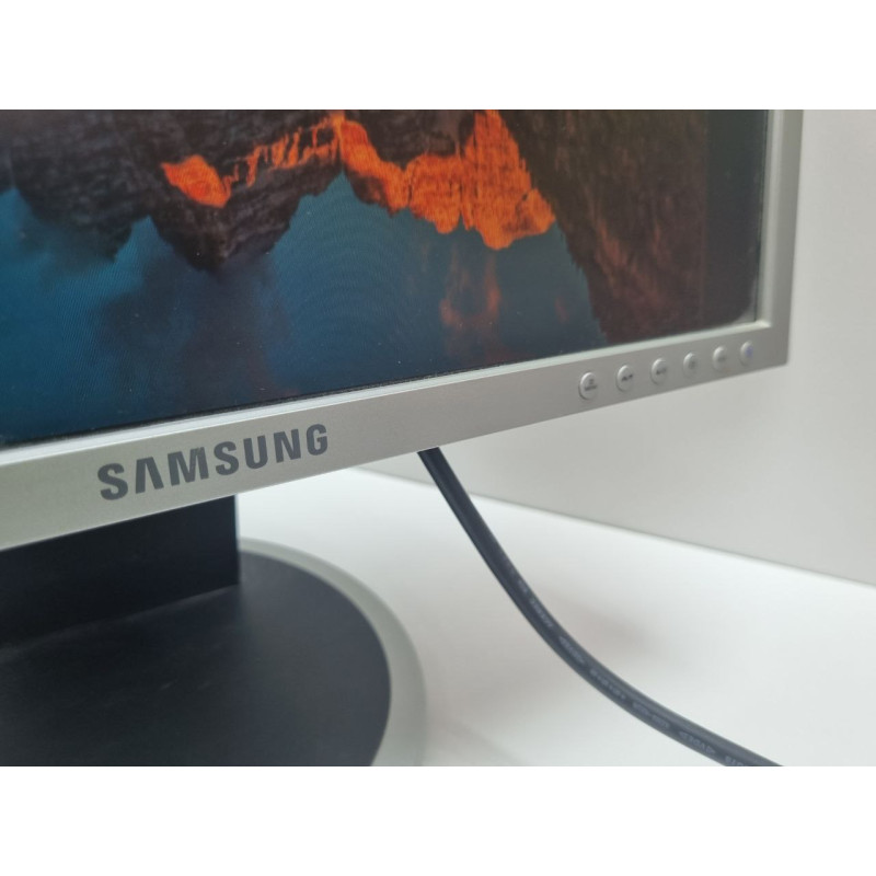 Мониторы Samsung 940N            
            б/у