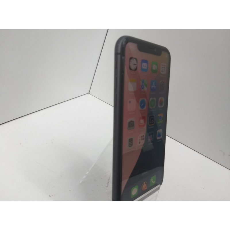 Мобильный телефон Apple iPhone 11 4/64GB            
            б/у