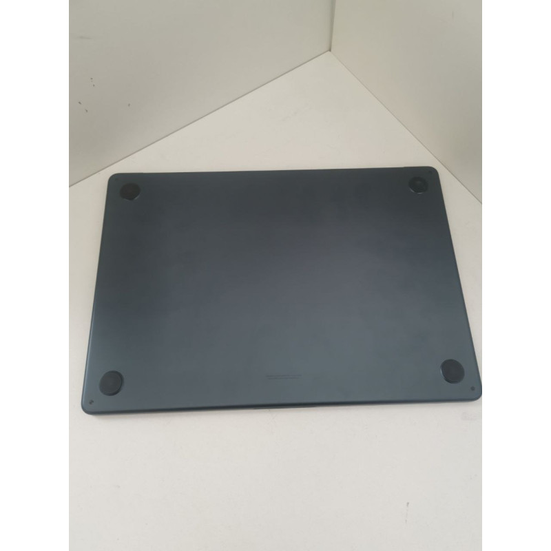 Ноутбук Apple MacBook Air 15 (2024) M3            
            б/у