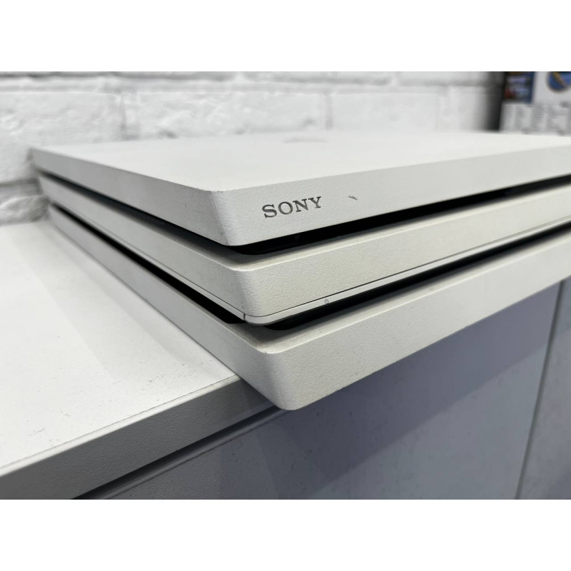 Игровые приставки Sony PlayStation 4 Pro 1 ТБ            
            б/у