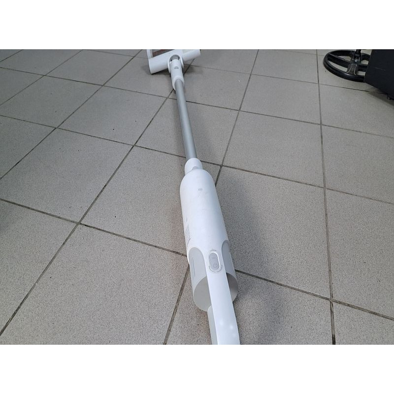 Пылесос ручной Xiaomi Mi Vacuum Cleaner Light            
            б/у