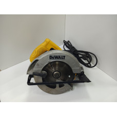 Циркулярная (дисковая) пила DeWalt DWE560            
            б/у