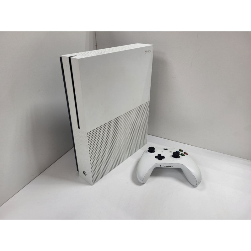 Игровые приставки Microsoft Xbox One S 1TB            
            б/у