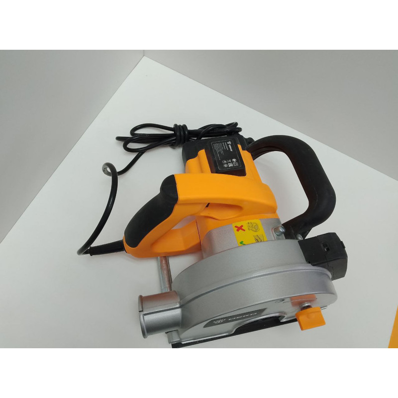 Штроборез DEKO DKWC2000W            
            б/у