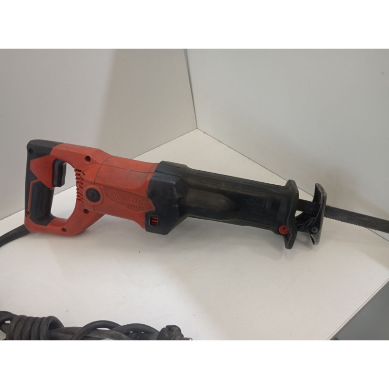 Сабельная пила Makita M4501            
            б/у