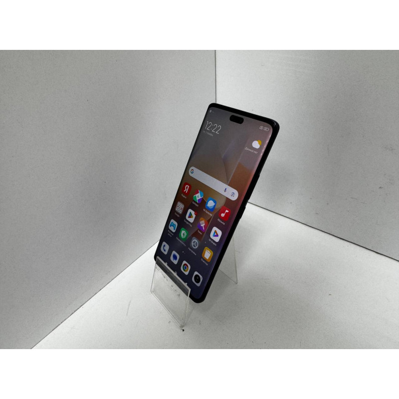 Мобильный телефон Xiaomi 13 Lite 8/256 GB            
            б/у