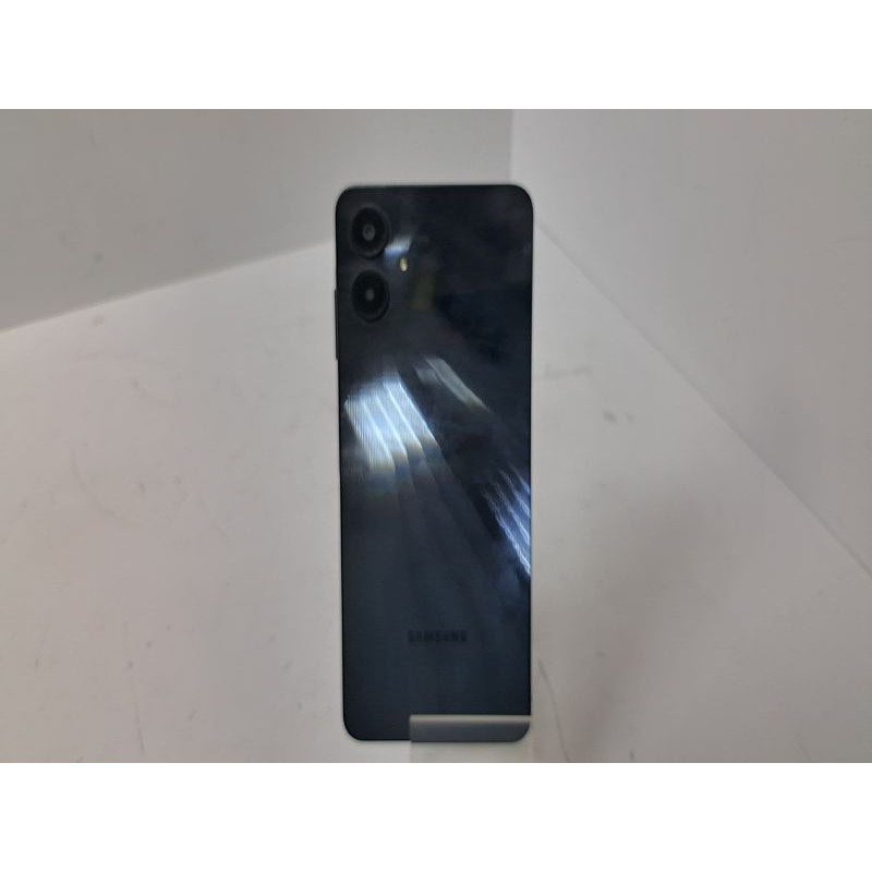 Мобильный телефон Samsung Galaxy A06 4/64 GB            
            б/у