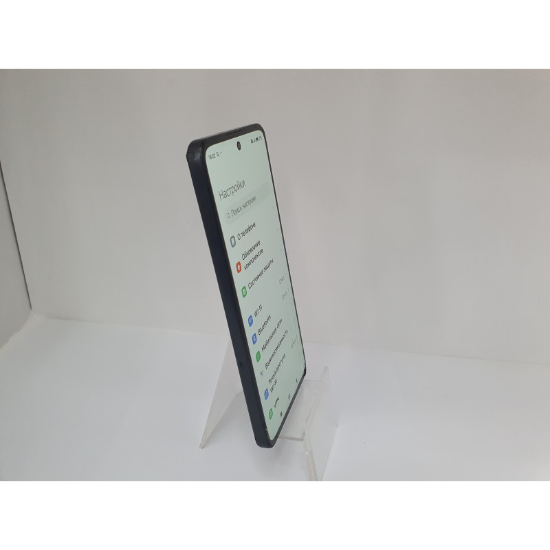 Мобильный телефон Tecno Spark 30C 8/256 GB            
            б/у
