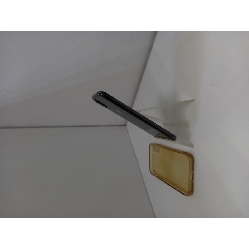 Мобильный телефон Apple iPhone XS 4/64 GB            
            б/у