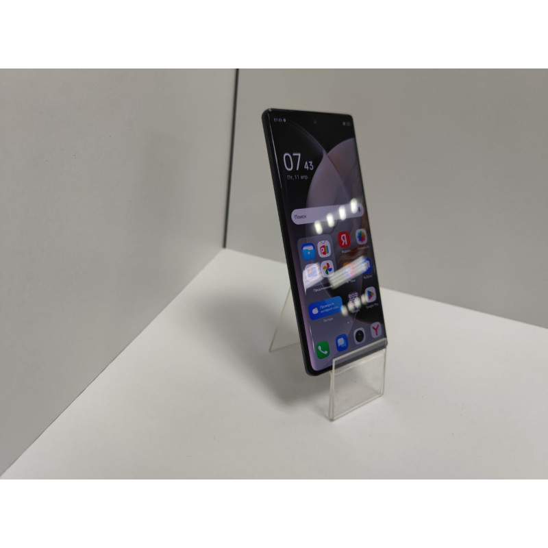 Мобильный телефон Tecno Camon 30s 8/256 GB            
            б/у