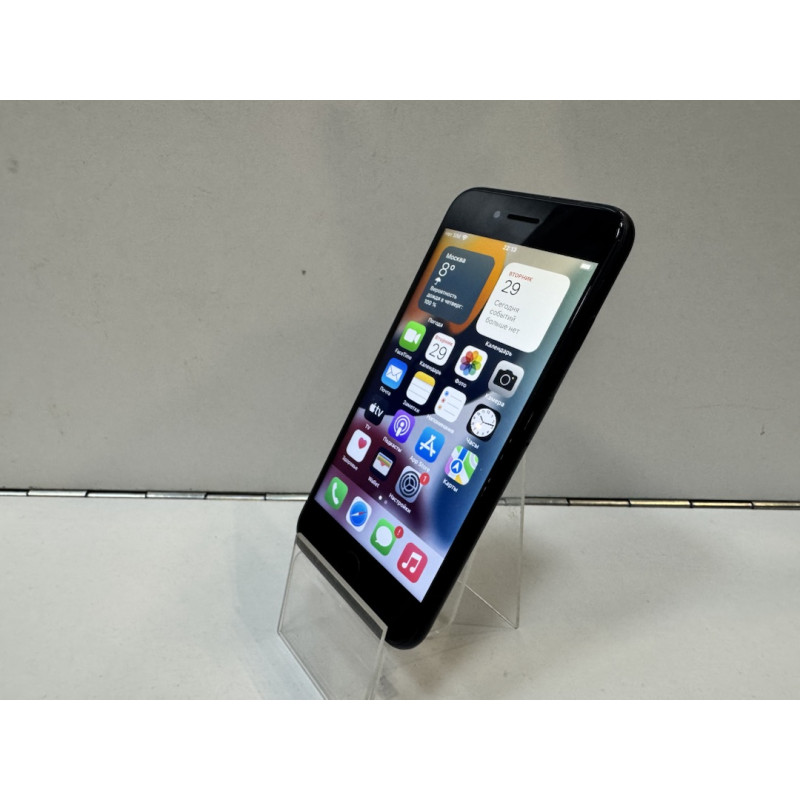 Мобильный телефон Apple iPhone 7 2/32 GB            
            б/у