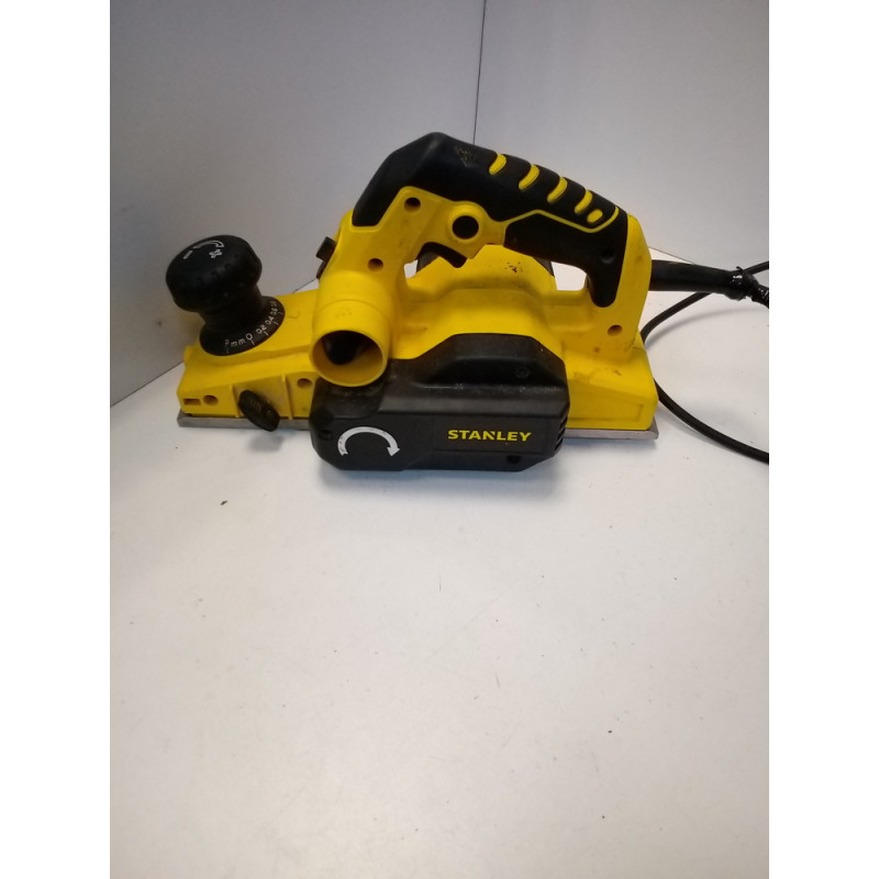 Рубанок электрический Stanley STPP7502            
            б/у