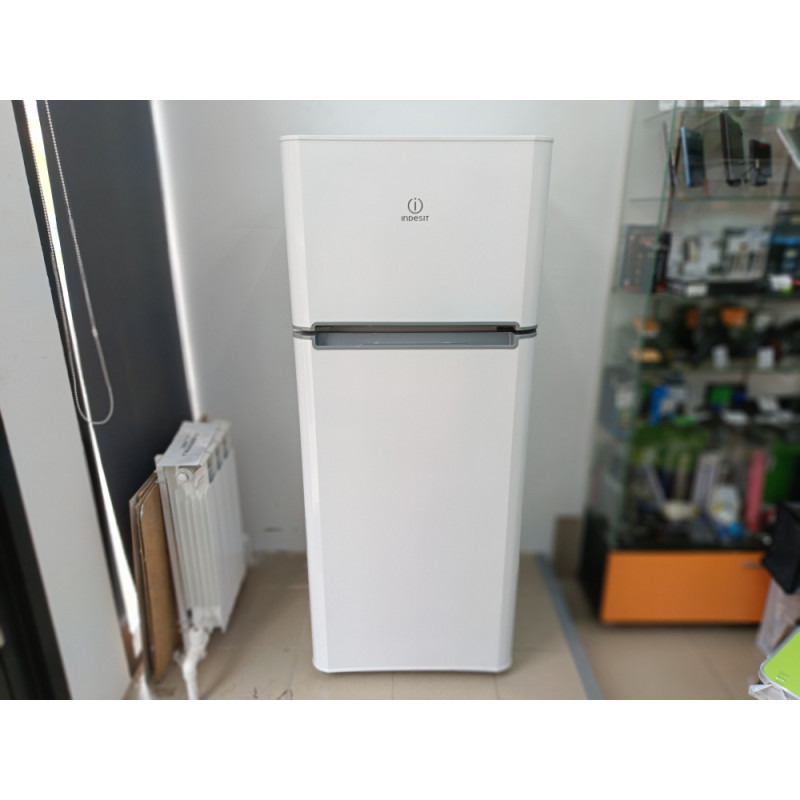 Холодильники Indesit RTM 014            
            б/у