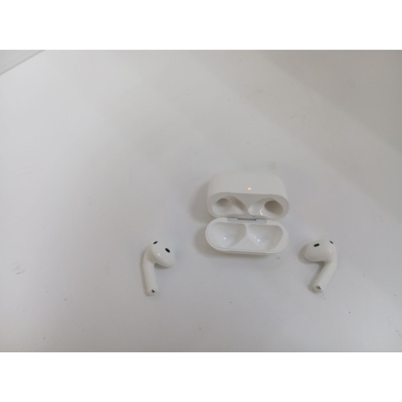 Наушники Беспроводные Внутриканальные Apple AirPods 4 с шумоподавлением (ANC)            
            б/у