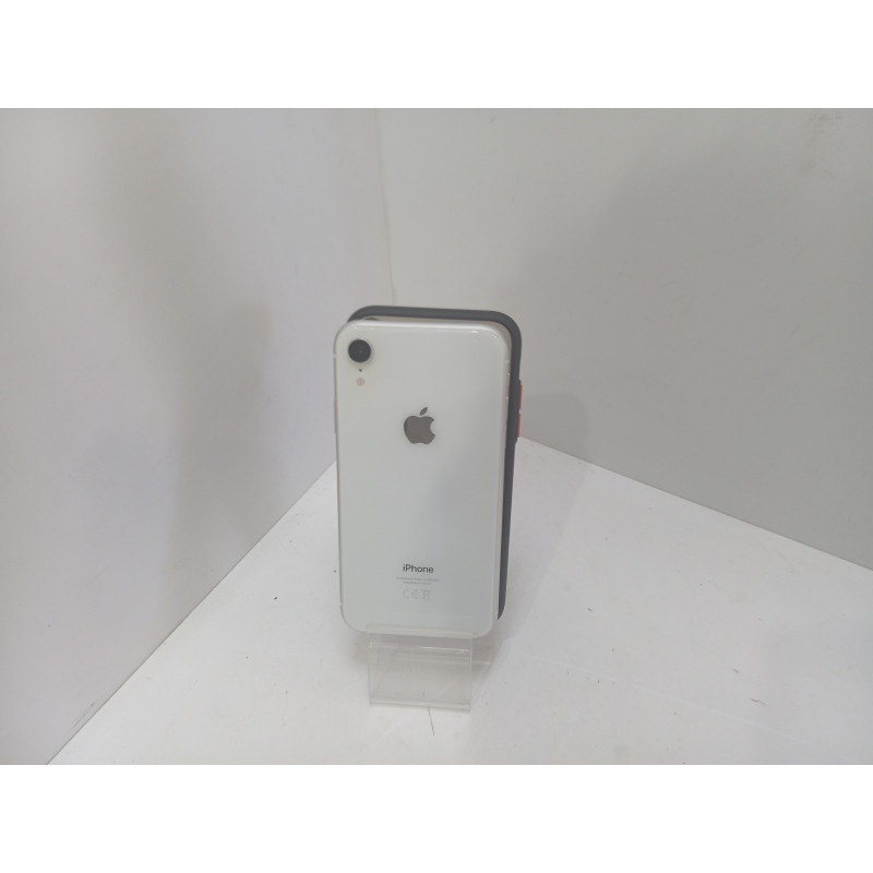 Мобильный телефон Apple iPhone XR 3/64 GB            
            б/у
