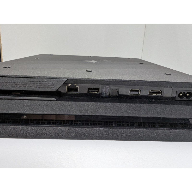 Игровые приставки Sony Playstation 4 PRO 1TB (CUH-7208B)            
            б/у