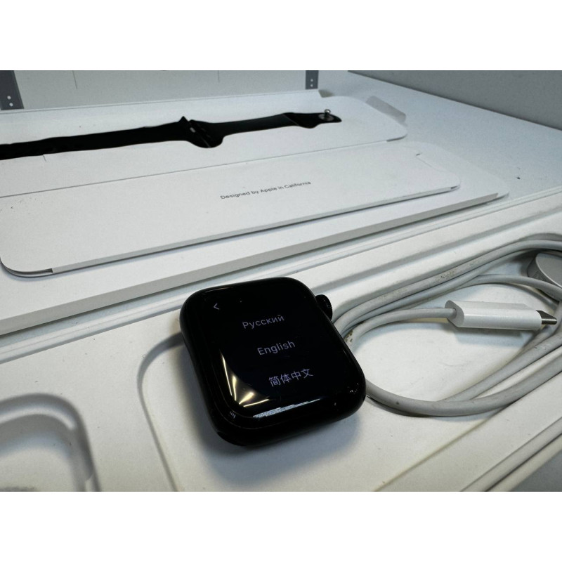 Умные Часы Apple Watch SE Gen 2 40mm            
            б/у