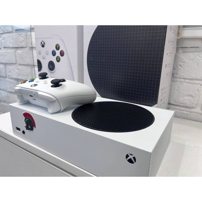 Игровые приставки Microsoft Xbox Series S 512GB            
            б/у